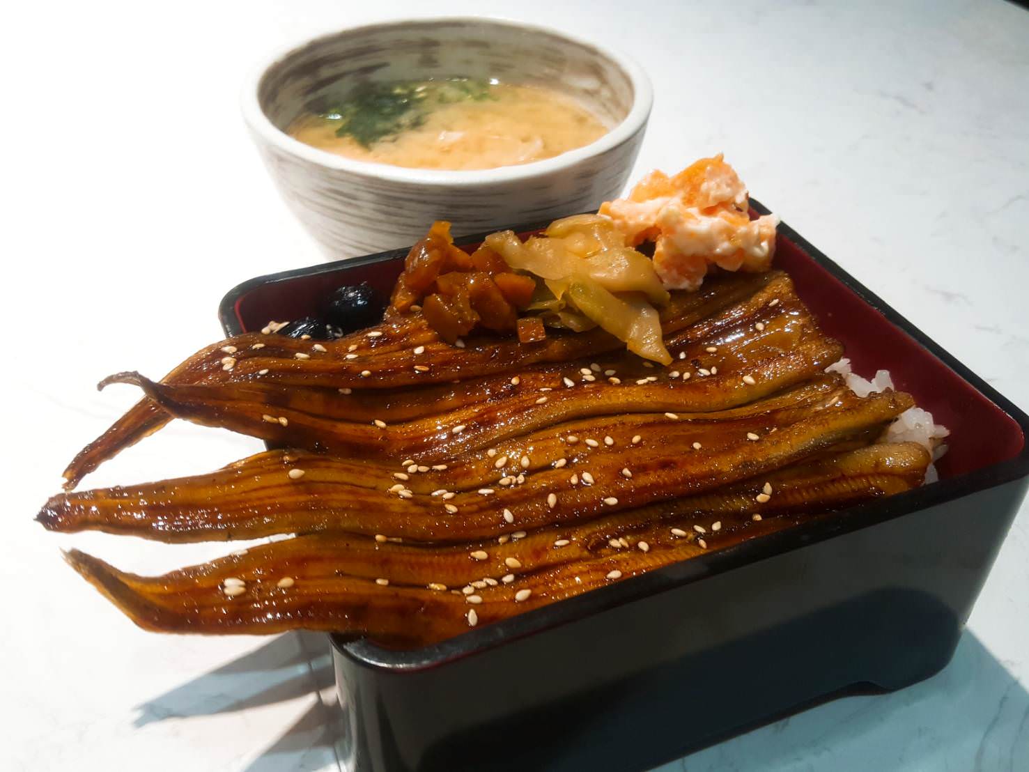 【食記】再訪 台北市中山區《土狗樂市》鮑魚海膽丼~ CP值超高的丼飯篇~