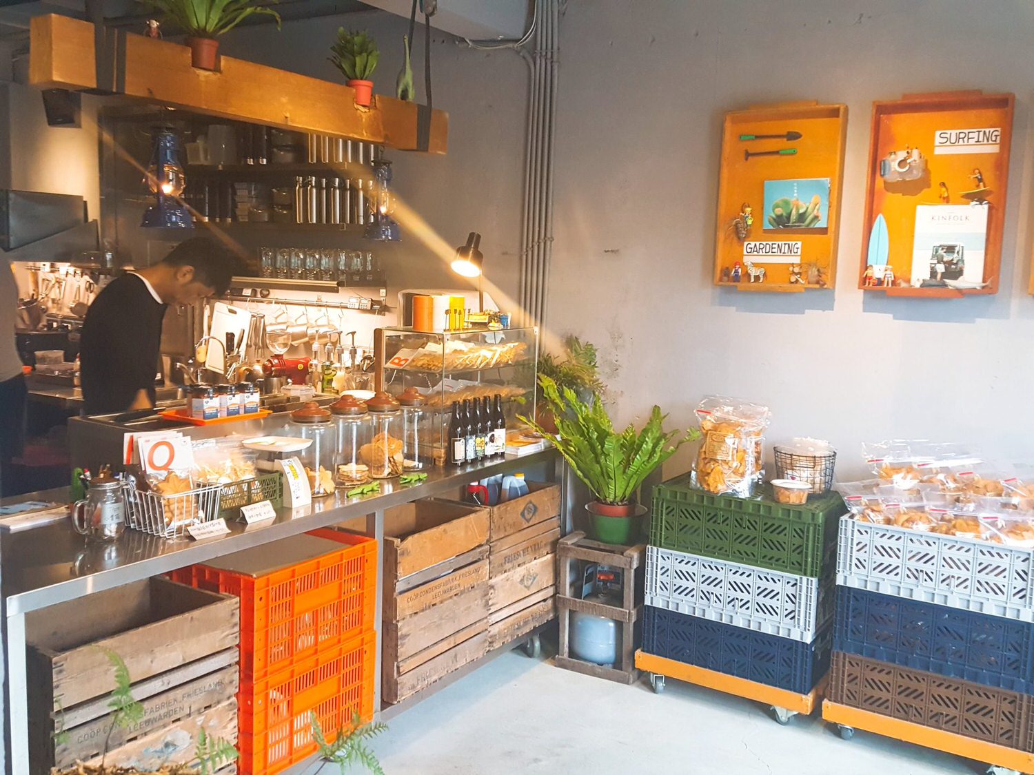 【食記】新北市金山|北海岸《靠北過日子》Quite.B.Days~看海喝咖啡吃烏龍麵~靠北新年一下
