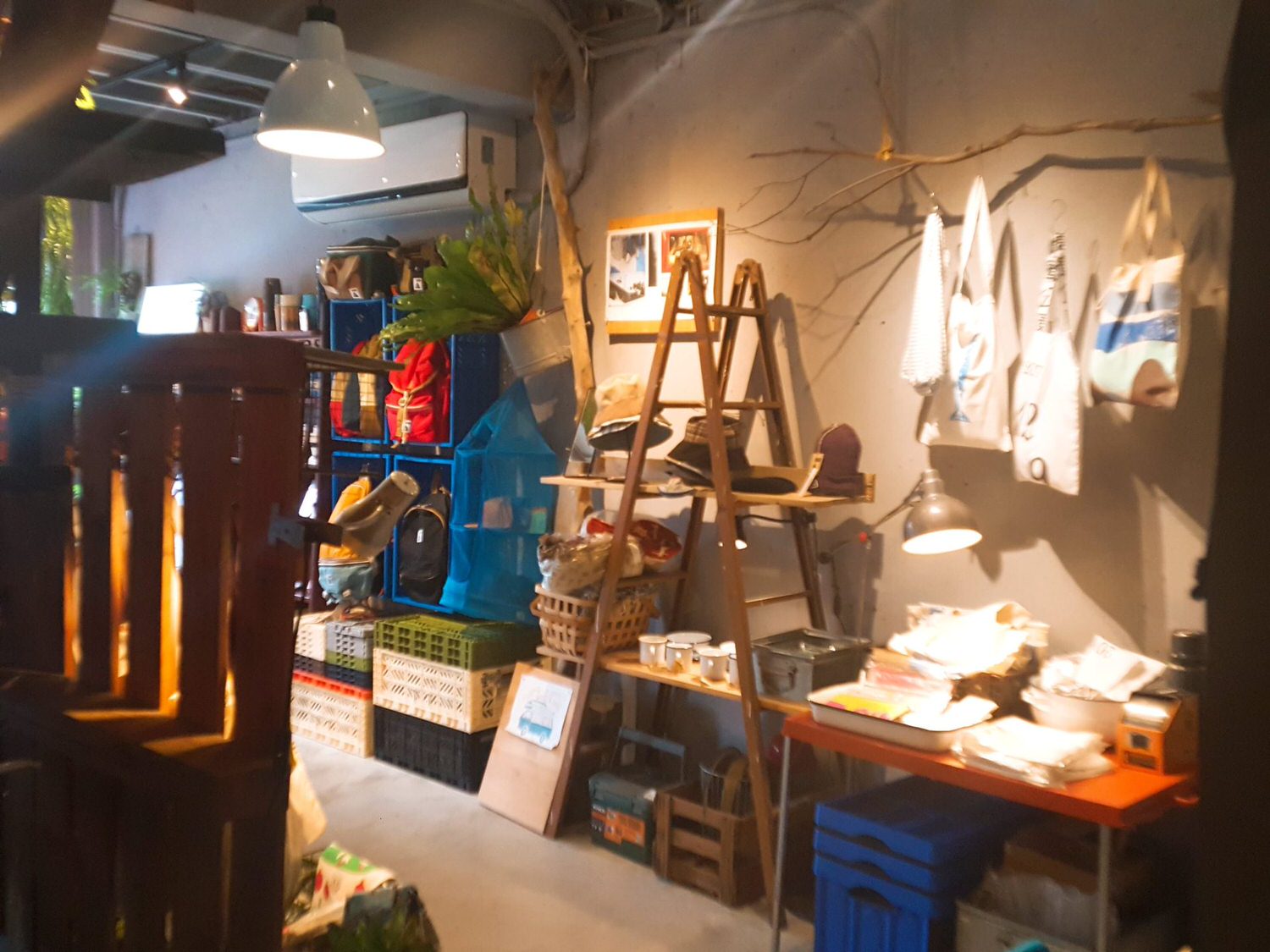 【食記】新北市金山|北海岸《靠北過日子》Quite.B.Days~看海喝咖啡吃烏龍麵~靠北新年一下