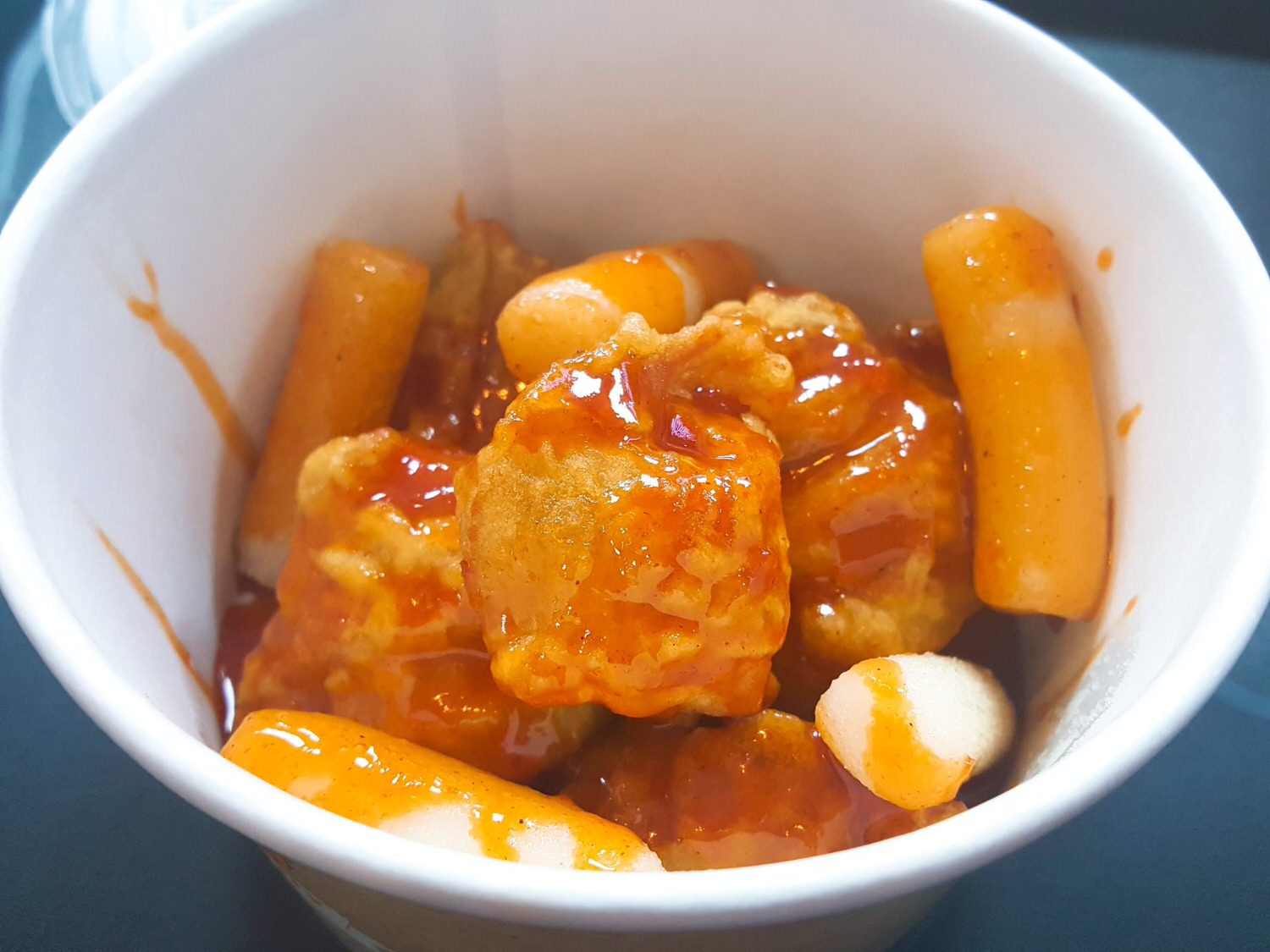 【食記】台北中山 全家便利商店×bb.q CHICKEN 韓式炸雞：韓劇鬼怪爆紅炸雞，店中店滿足嘴饞的小幸福！（文末全家炸雞店舖清單）