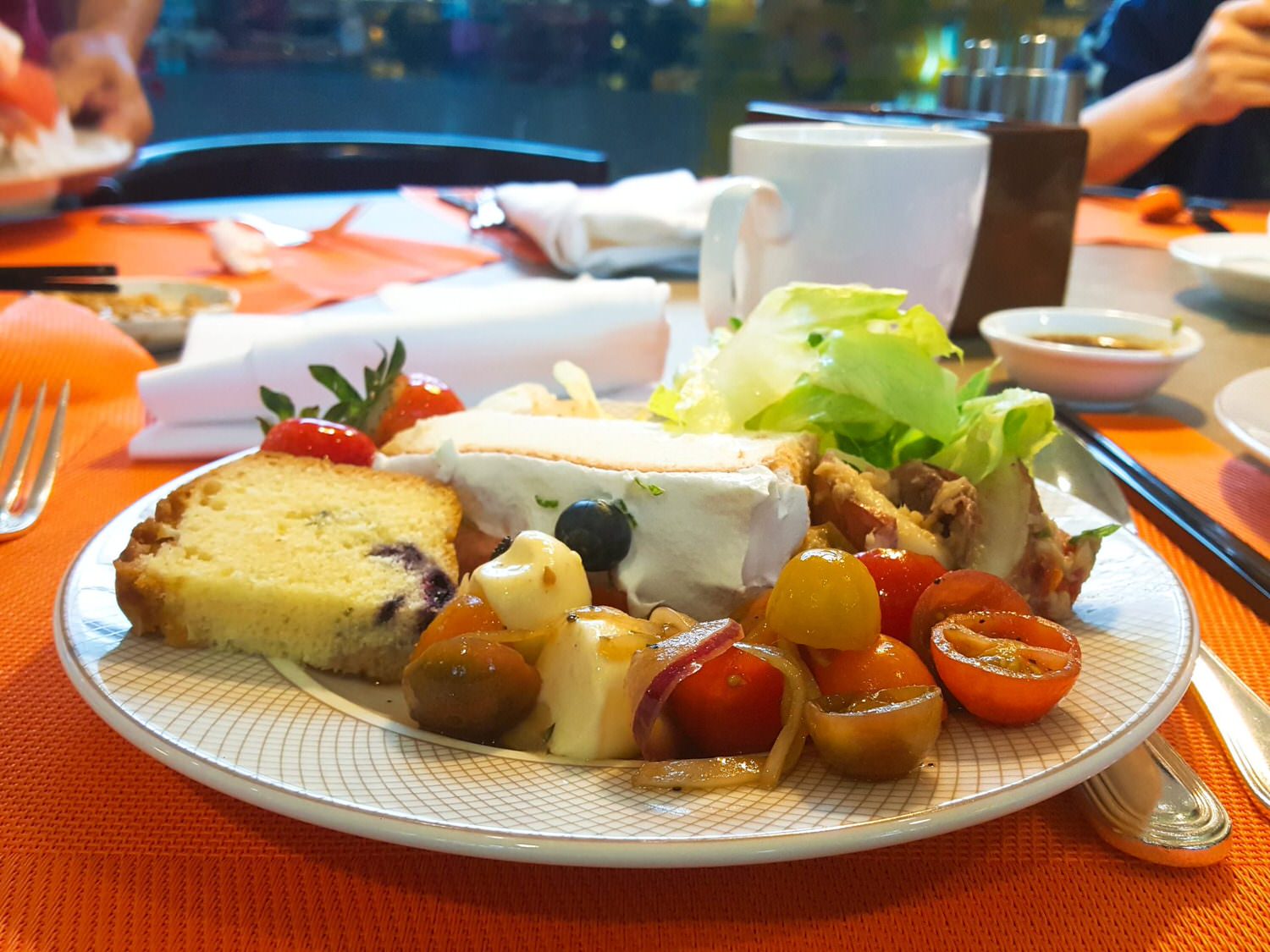 【食記】台北遠東國際大飯店 香格里拉遠東Cafe'自助餐廳 下午茶 Buffet吃到飽