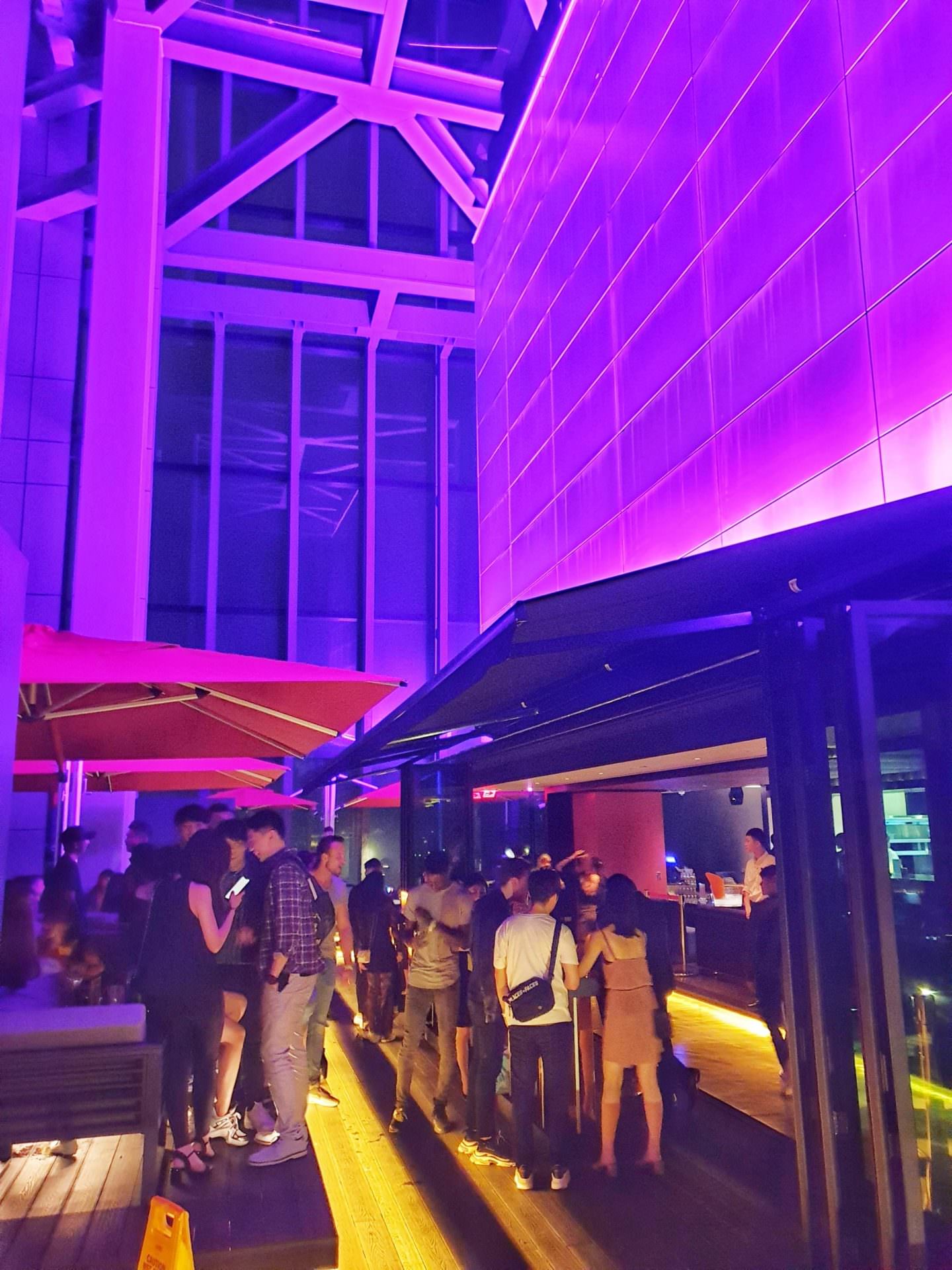 【小酌】台北市信義區|微風南山【CÉ LA VI Taipei】 48樓高空酒吧~360°美景