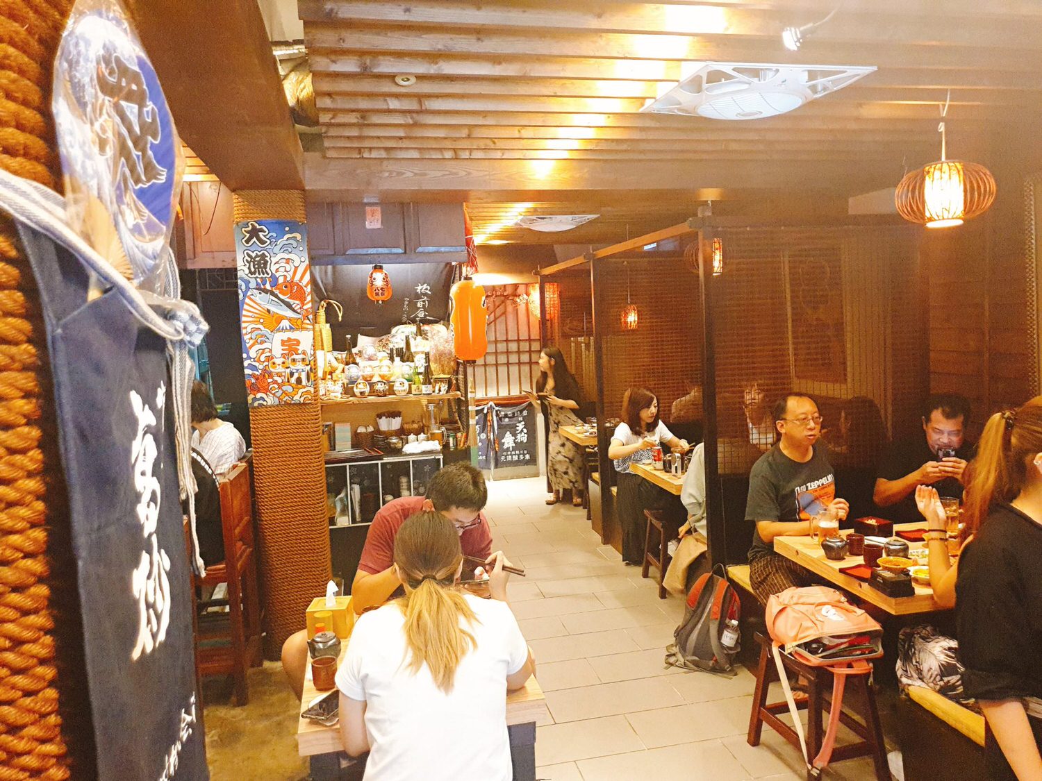 【食記】台北鰻魚飯推薦：南港【板前屋炭烤鰻魚飯】日本鰻魚節套餐：無刺無土味蒲燒白燒鰻魚兩種口味一次滿足 | 近捷運南港展覽館宵夜美食