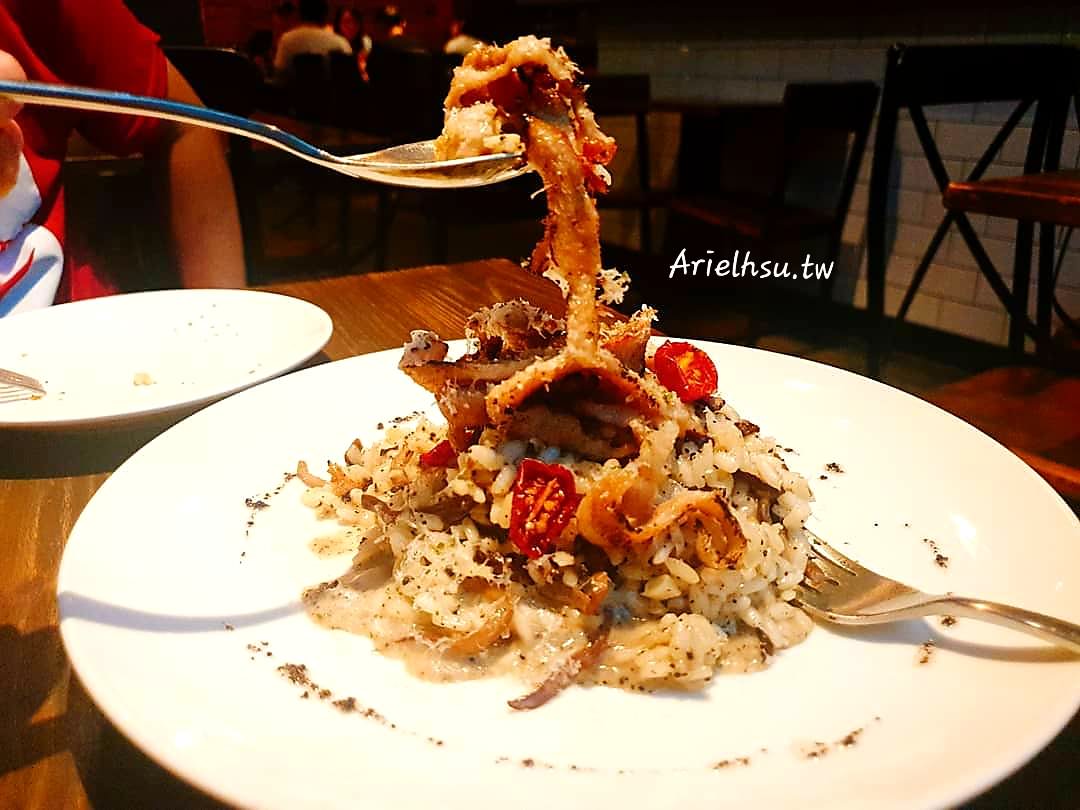 【食記】台北大安東區餐酒館《Waiting Bistro》英式料理異國美食美酒的滿足小酌 | 近忠孝復興站1號出口