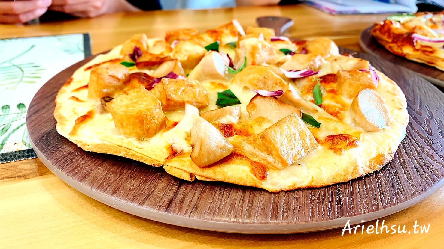 【食記】新北市深坑【莫內咖啡莊園】吃過深坑臭豆腐Pizza嗎？ 寵物友善餐廳 | 新北景觀餐廳 Monet cafe’ Manor