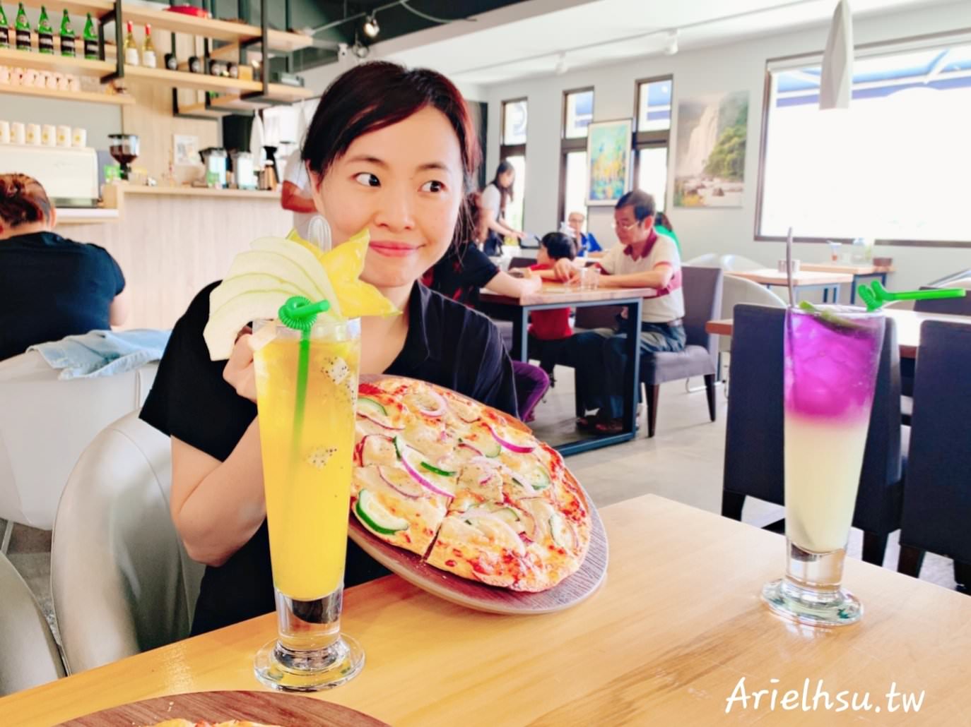 【食記】新北市深坑【莫內咖啡莊園】吃過深坑臭豆腐Pizza嗎？ 寵物友善餐廳 | 新北景觀餐廳 Monet cafe’ Manor
