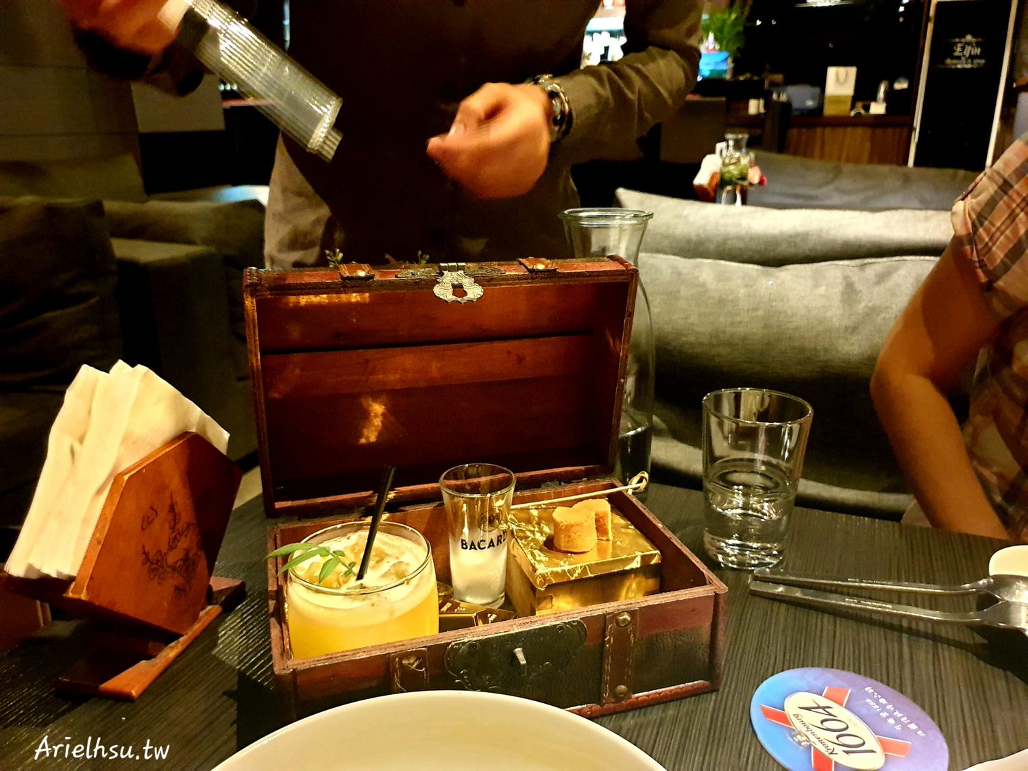 【食記】台北大安東區餐酒館【精靈餐酒館】Elfin restaurant & lounge 姐妹們聚餐小酌的好據點 | 近捷運忠孝復興站、 忠孝敦化站