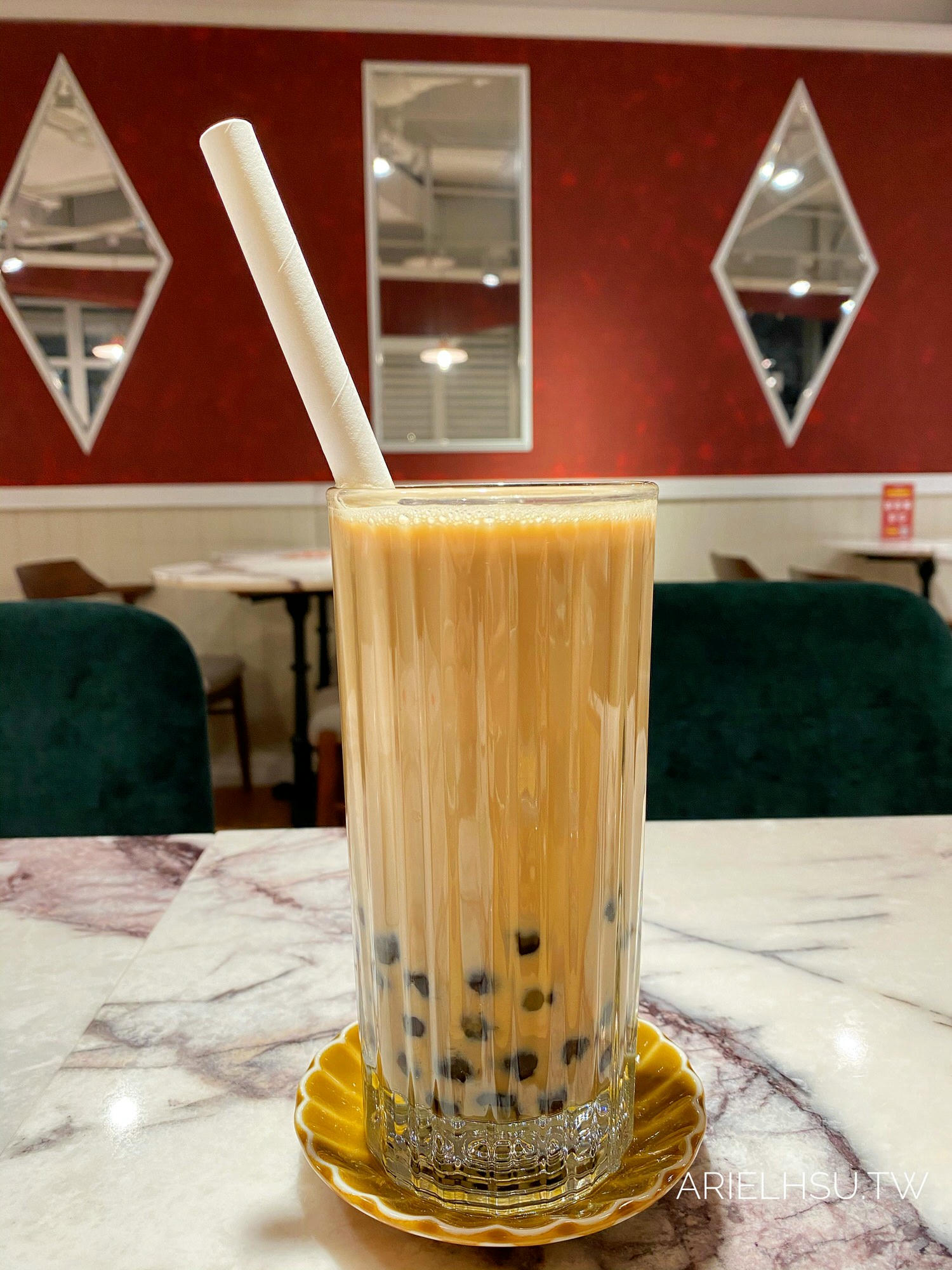 【食記】台北松山美食【北芳園】慶成街1號 專業牛肉麵 | 半筋半肉牛肉麵配珍珠奶茶！？觀光局、食尚玩家指定必吃
