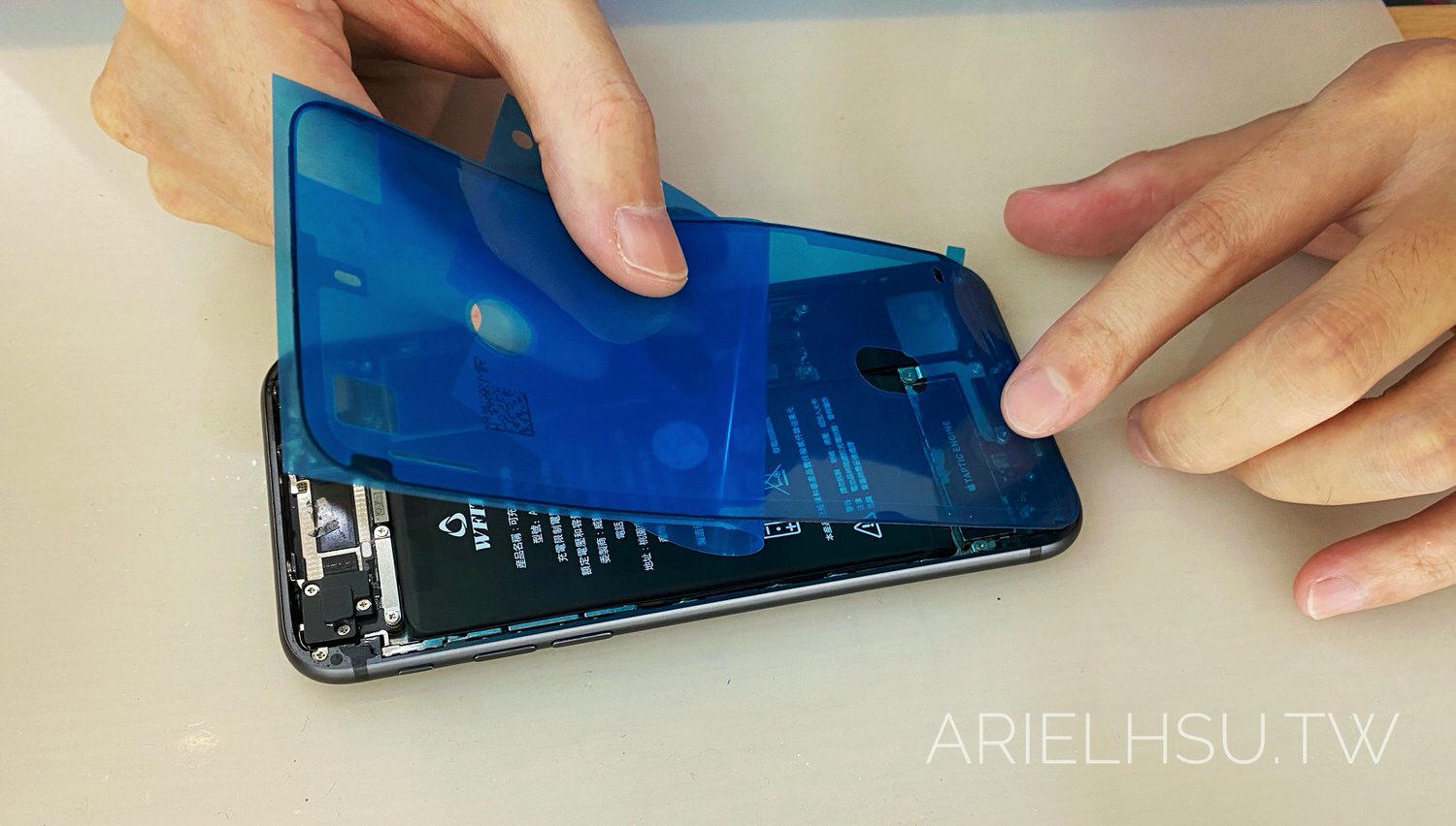 桃園iPhone維修推薦 【ProFix iPhone現場專業維修】換電池、螢幕破裂更換、主機板維修、濾藍光iPhone螢幕保護貼、郵寄送修 | 專業維修iPhone手機醫生 | 同步iPhone手機維修過程
