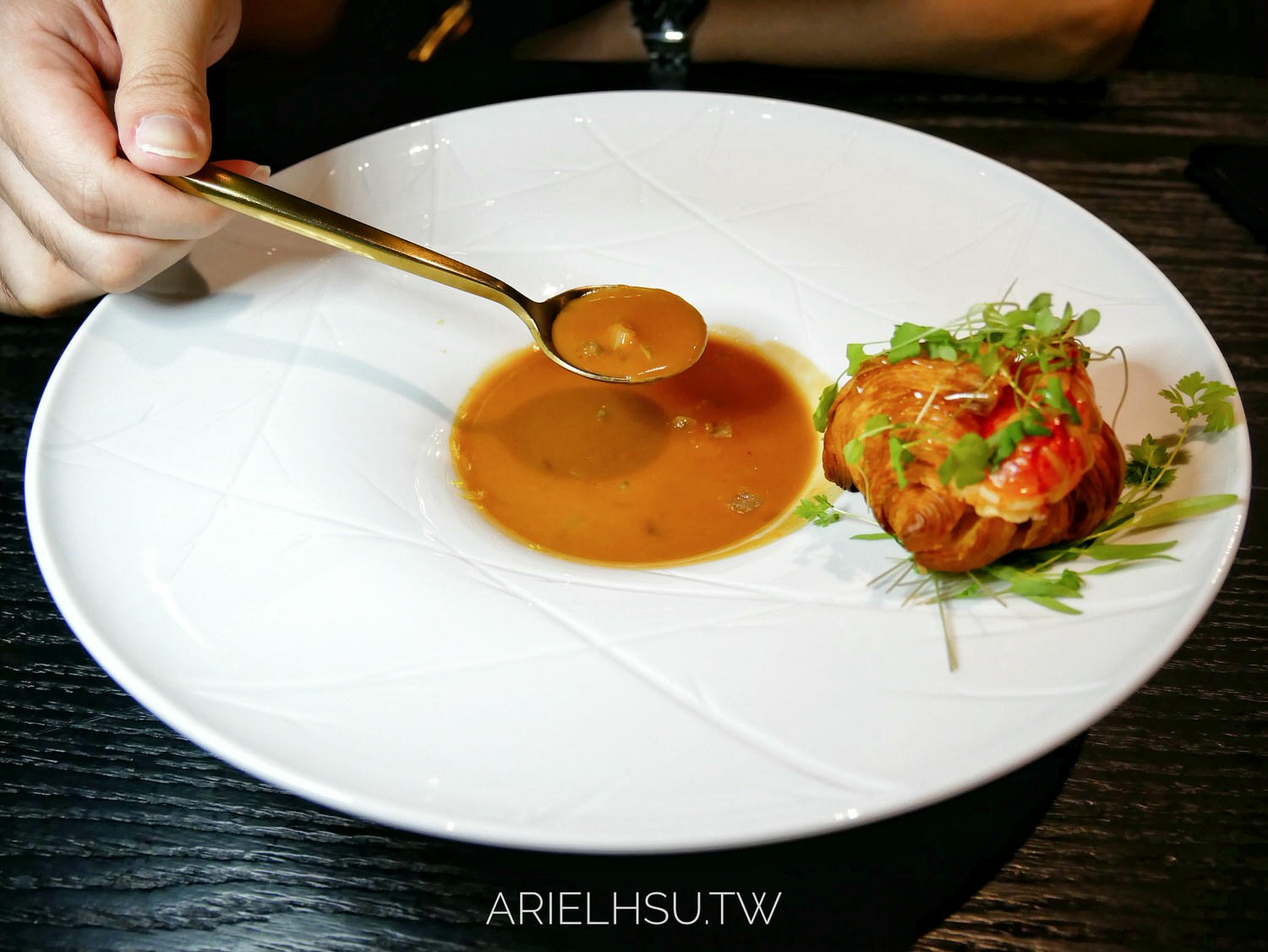 【食記】台北大安東區法式料理【STAGIAIRE 實習生餐廳】 結合藝術的創意美食：東區餐酒館、近捷運忠孝復興敦化站  Taipei French Restaurants《STAGIAIRE》