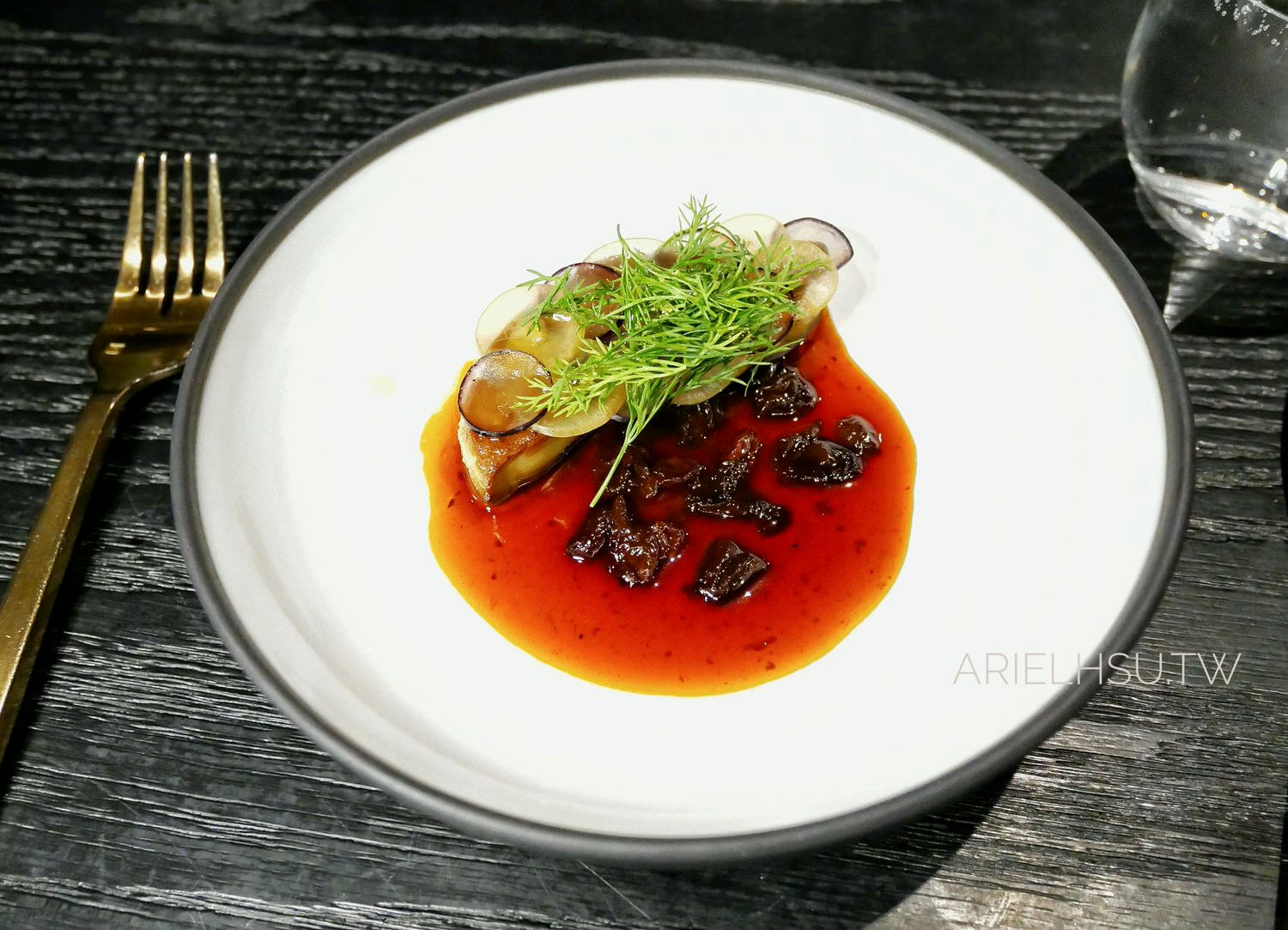 【食記】台北大安東區法式料理【STAGIAIRE 實習生餐廳】 結合藝術的創意美食：東區餐酒館、近捷運忠孝復興敦化站  Taipei French Restaurants《STAGIAIRE》