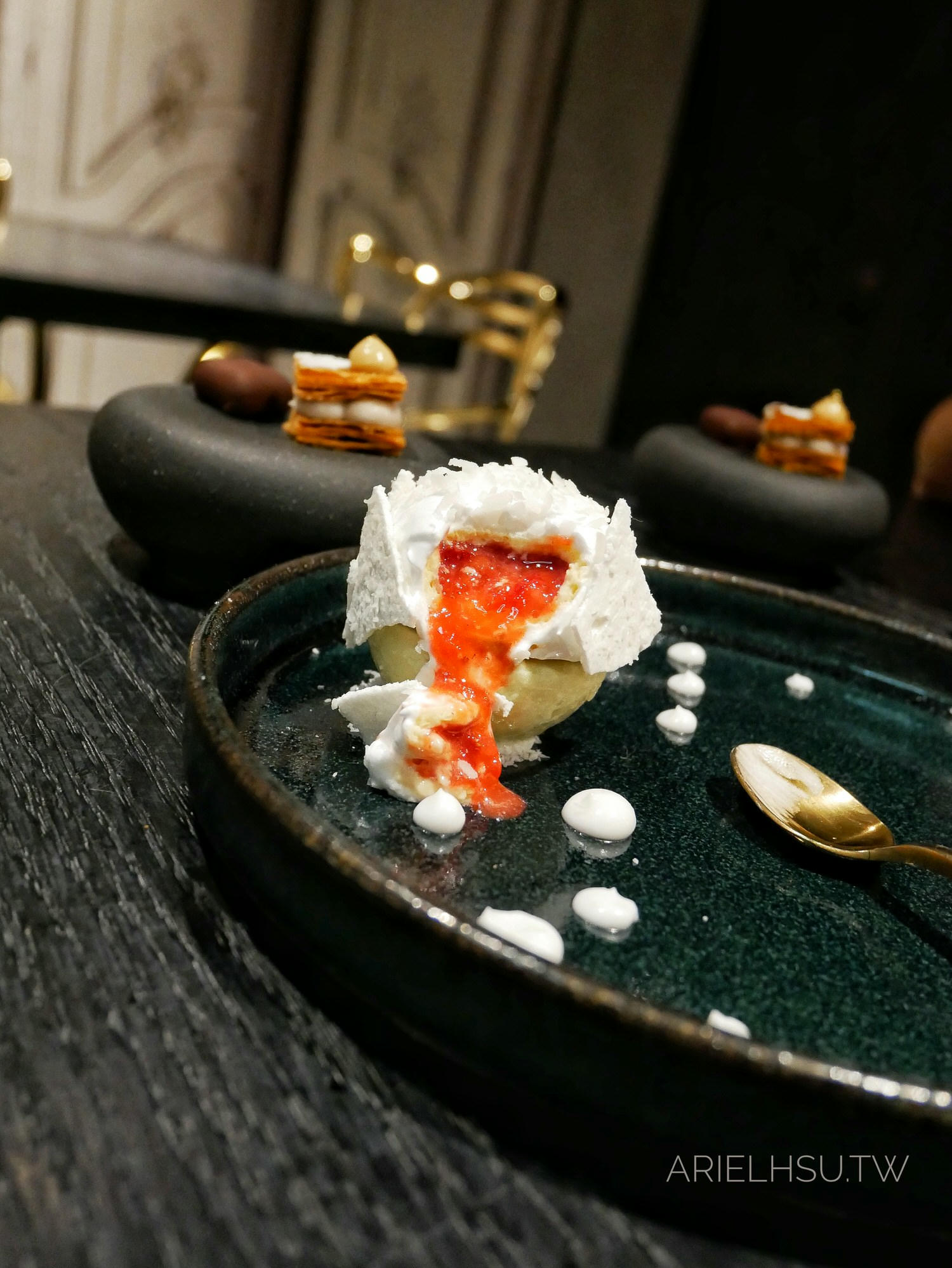 【食記】台北大安東區法式料理【STAGIAIRE 實習生餐廳】 結合藝術的創意美食：東區餐酒館、近捷運忠孝復興敦化站  Taipei French Restaurants《STAGIAIRE》