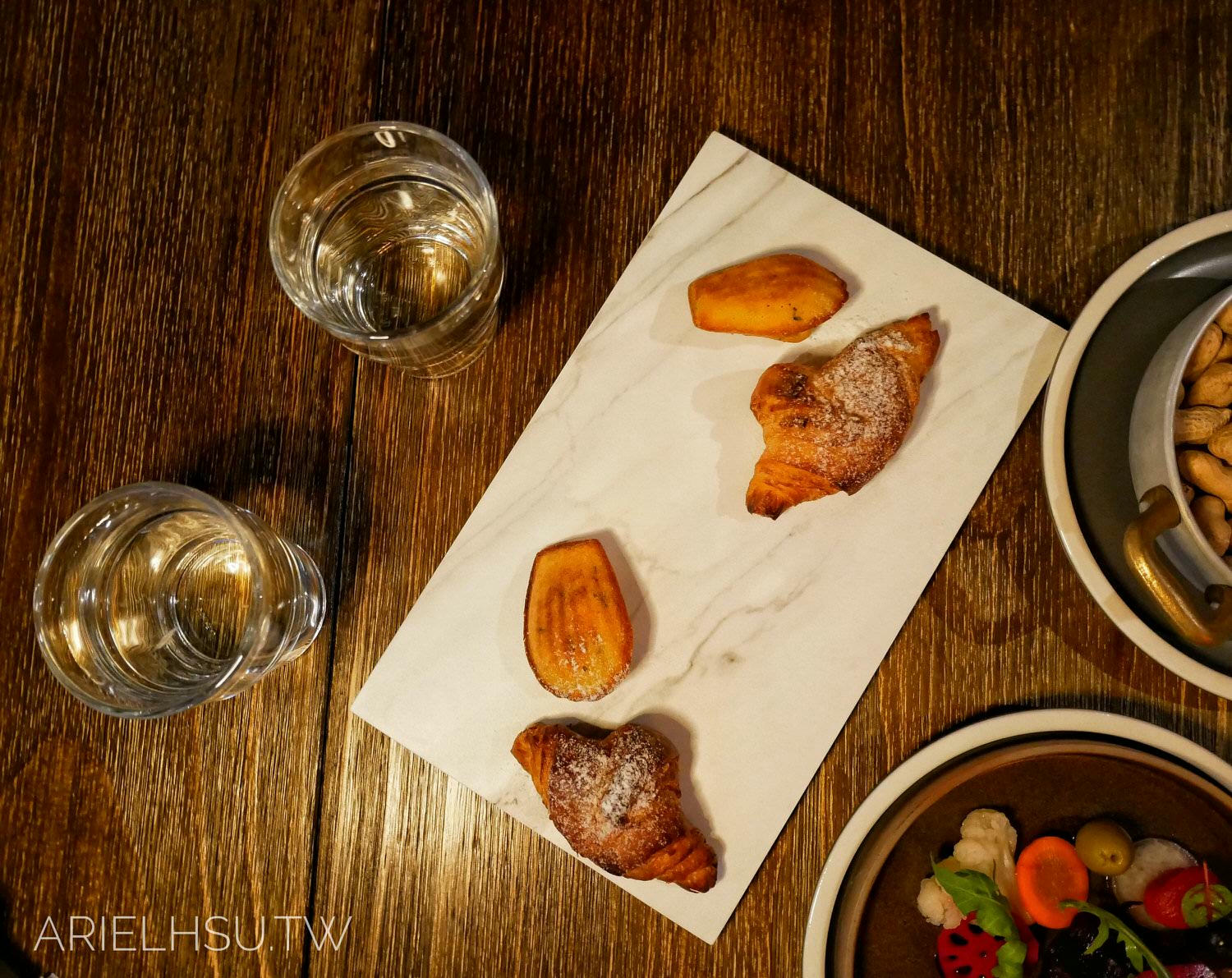 【食記】台北西門町餐酒館 拉圖爾精釀柴燒餐廳 精釀啤酒×投影大螢幕×獨棟包廂聚餐 La Tour Craft Beer & Wood Grill