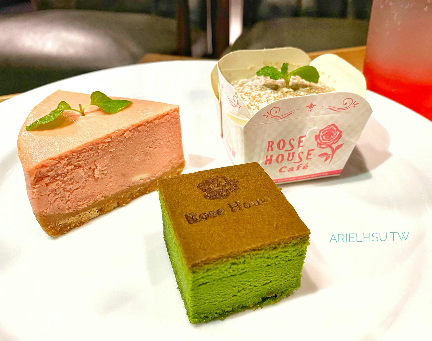 【食記】台北遠百信義A13甜點蛋糕 | ROSE HOUSE Café 下午茶必吃特厚日本北海道草莓舒芙蕾，平價享受精品咖啡、日本直達級甜點