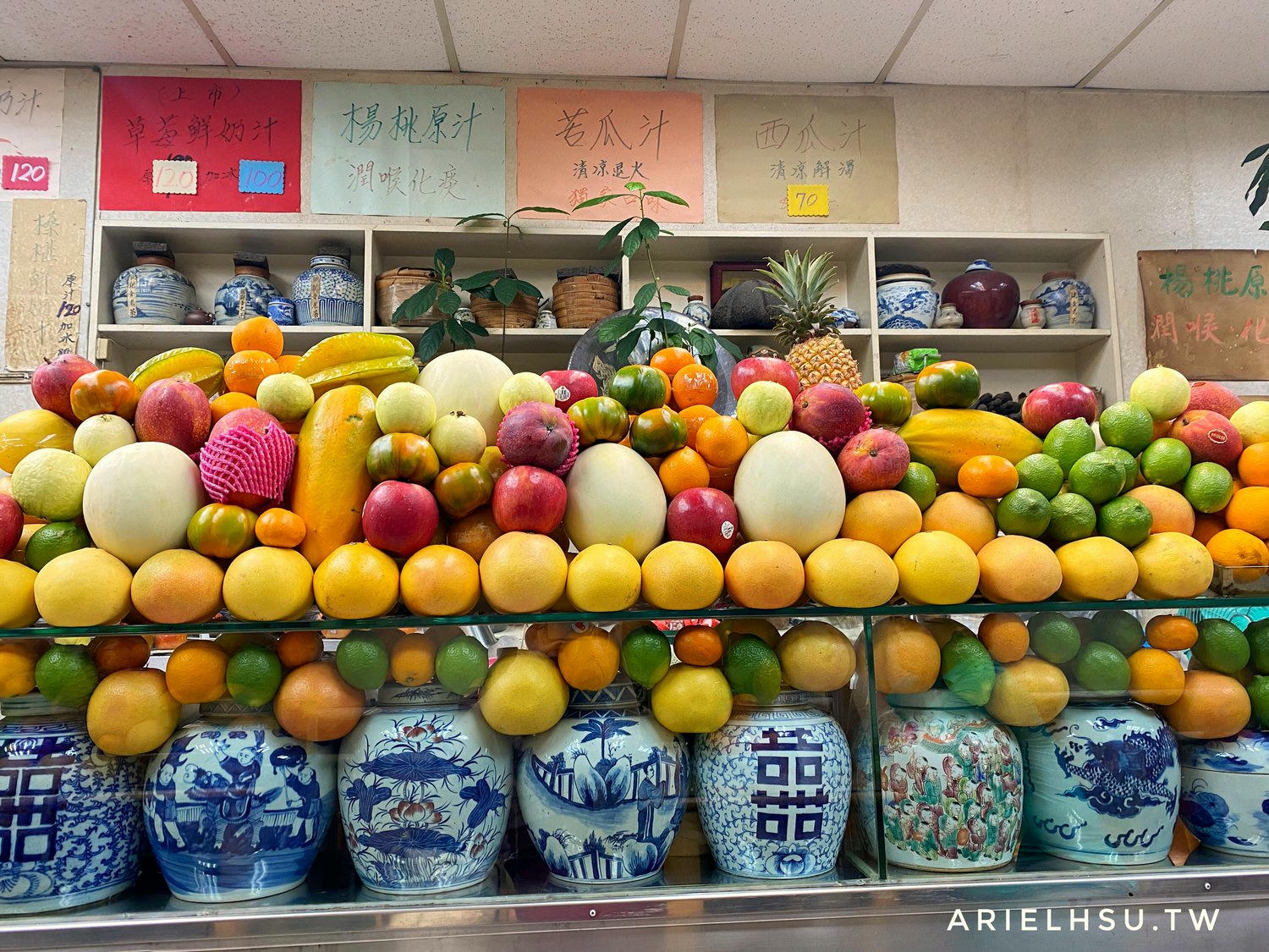 【食記】台北萬華《龍來冰果室》龍來現打果汁推薦、水果切盤：台北深夜水果切盤、超濃郁果汁專賣~夜貓子最愛！