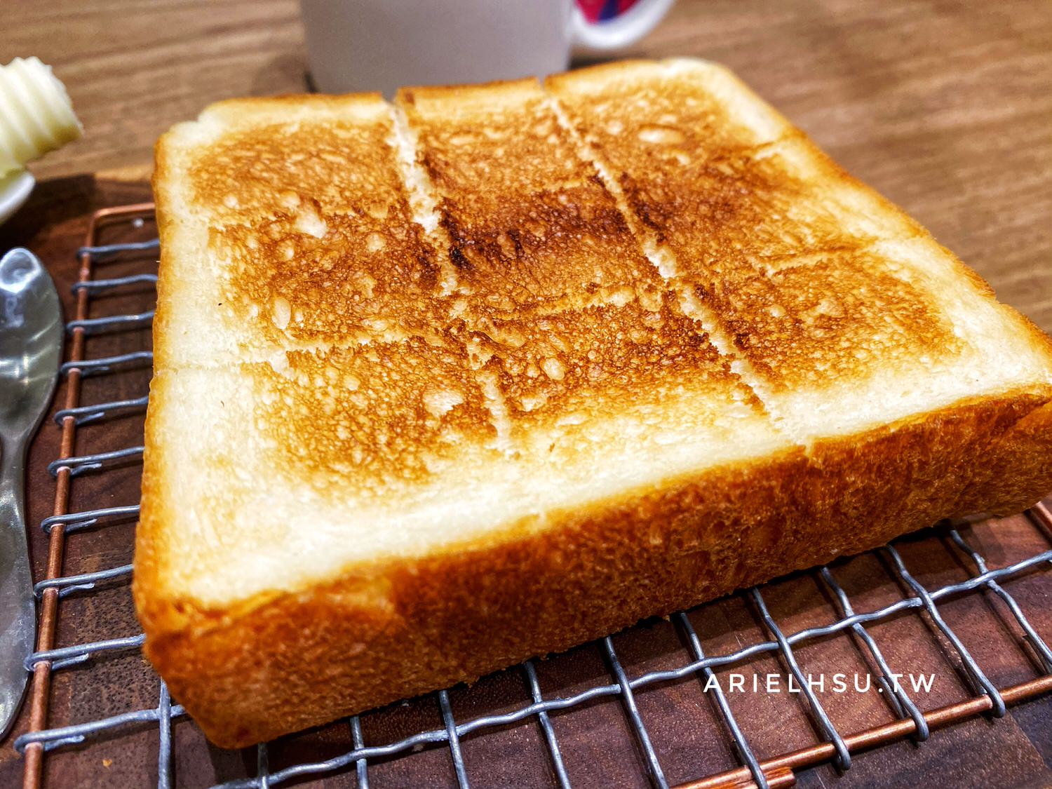 【食記】台北信義101嵜本 SAKImoto bakery 高級生吐司專門店（台北101店）：來自日本大阪把吐司帶到新視界，給沒時間烤土司的你、素食者也可