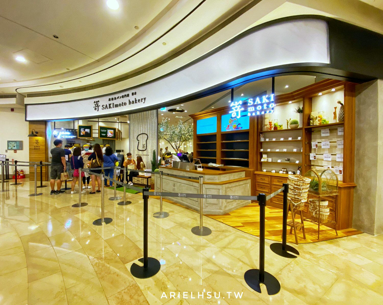 【食記】台北信義101嵜本 SAKImoto bakery 高級生吐司專門店（台北101店）：來自日本大阪把吐司帶到新視界，給沒時間烤土司的你、素食者也可
