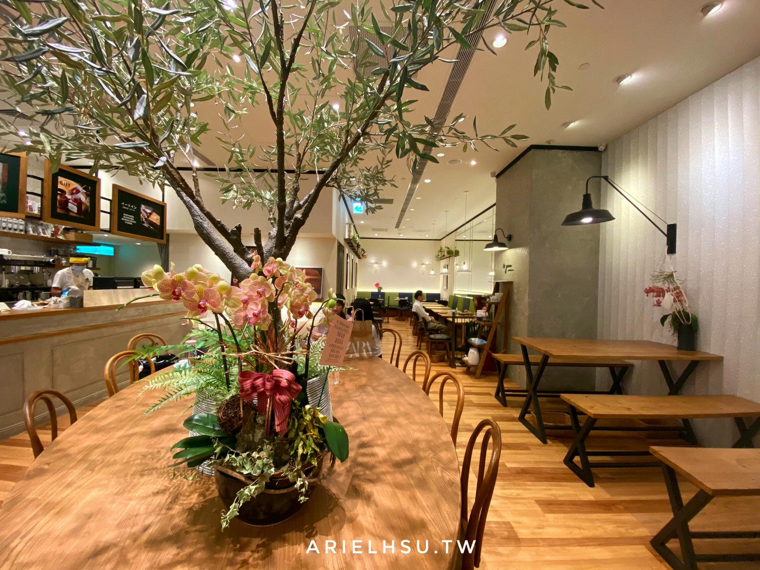 【食記】台北信義101嵜本 SAKImoto bakery 高級生吐司專門店（台北101店）：來自日本大阪把吐司帶到新視界，給沒時間烤土司的你、素食者也可