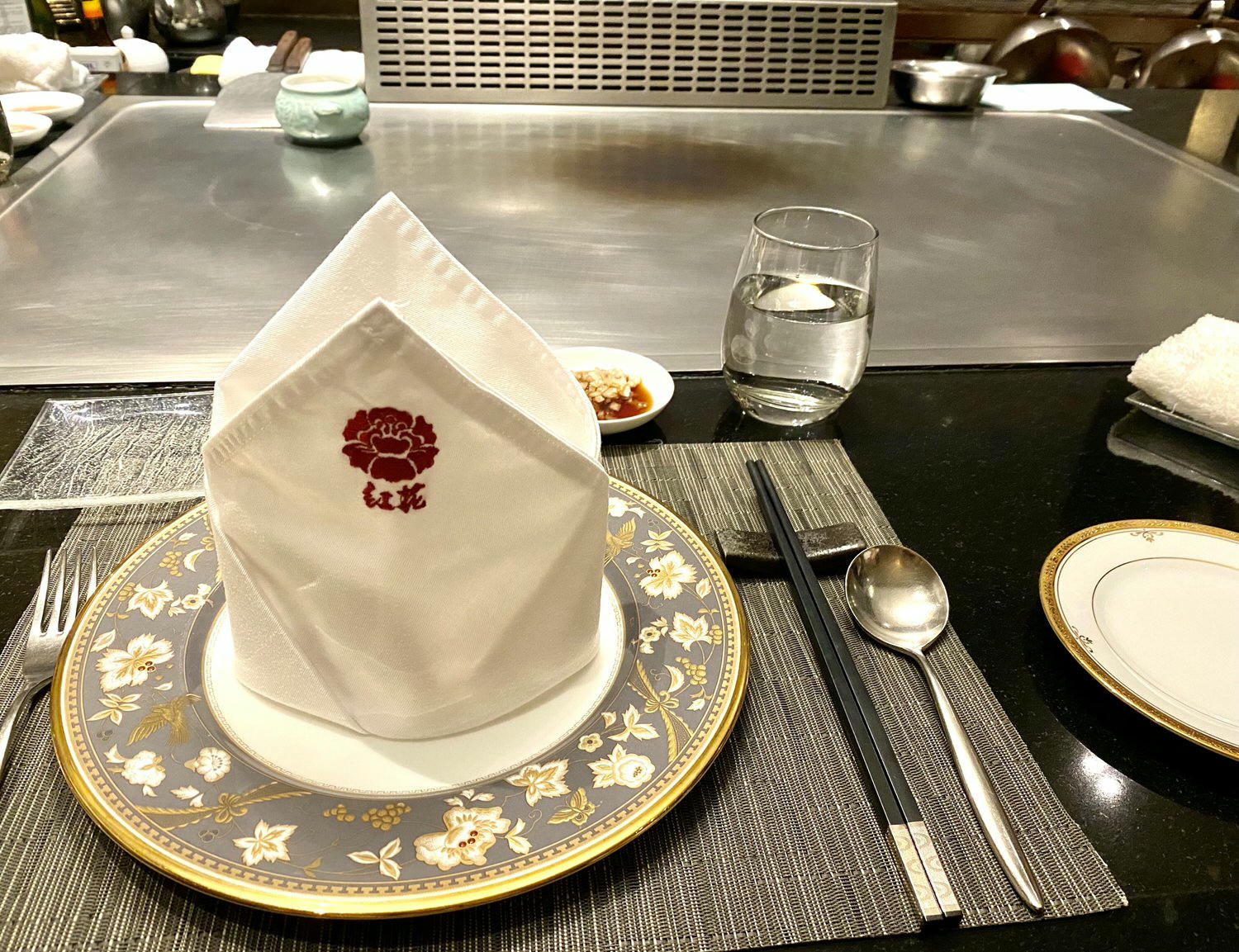 【食記】 台北信義【紅花鐵板燒101旗艦店】101美食推薦高級鐵板燒商業午餐CP值最划算