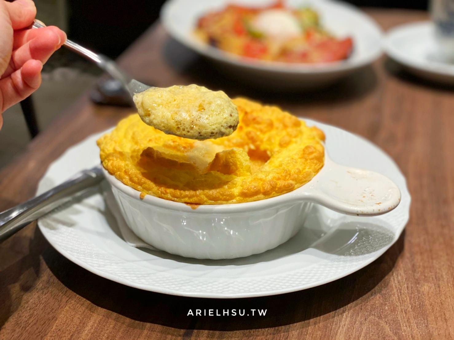 【食記】台北中山星乃珈琲店：招牌夢幻窯烤舒芙蕾、歐姆蛋主餐也超讚！（新光南京西南店）HOSHINO COFFEE，信義新光A8館、天母也有了！