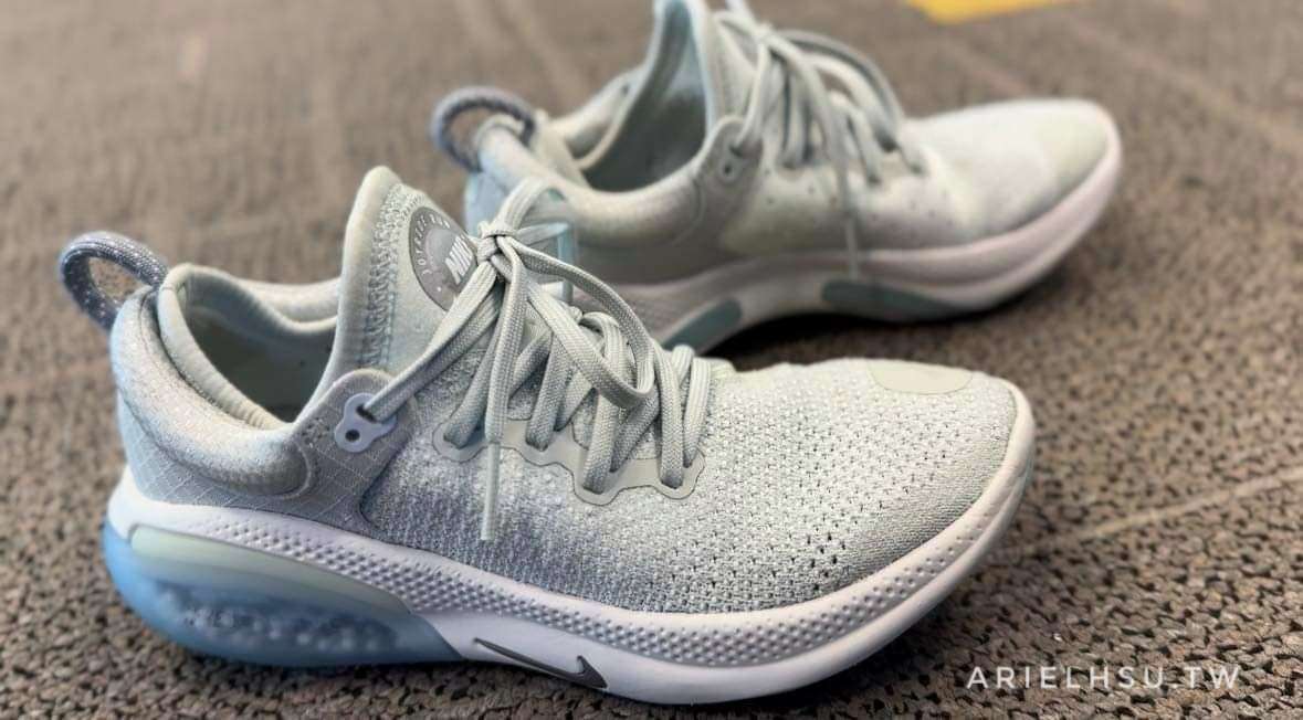 【開箱】健身穿搭 Nike Joyride Run Flyknit 慢跑鞋 | Nike Joyride 運動鞋網購開箱心得 | 漫步在雲端