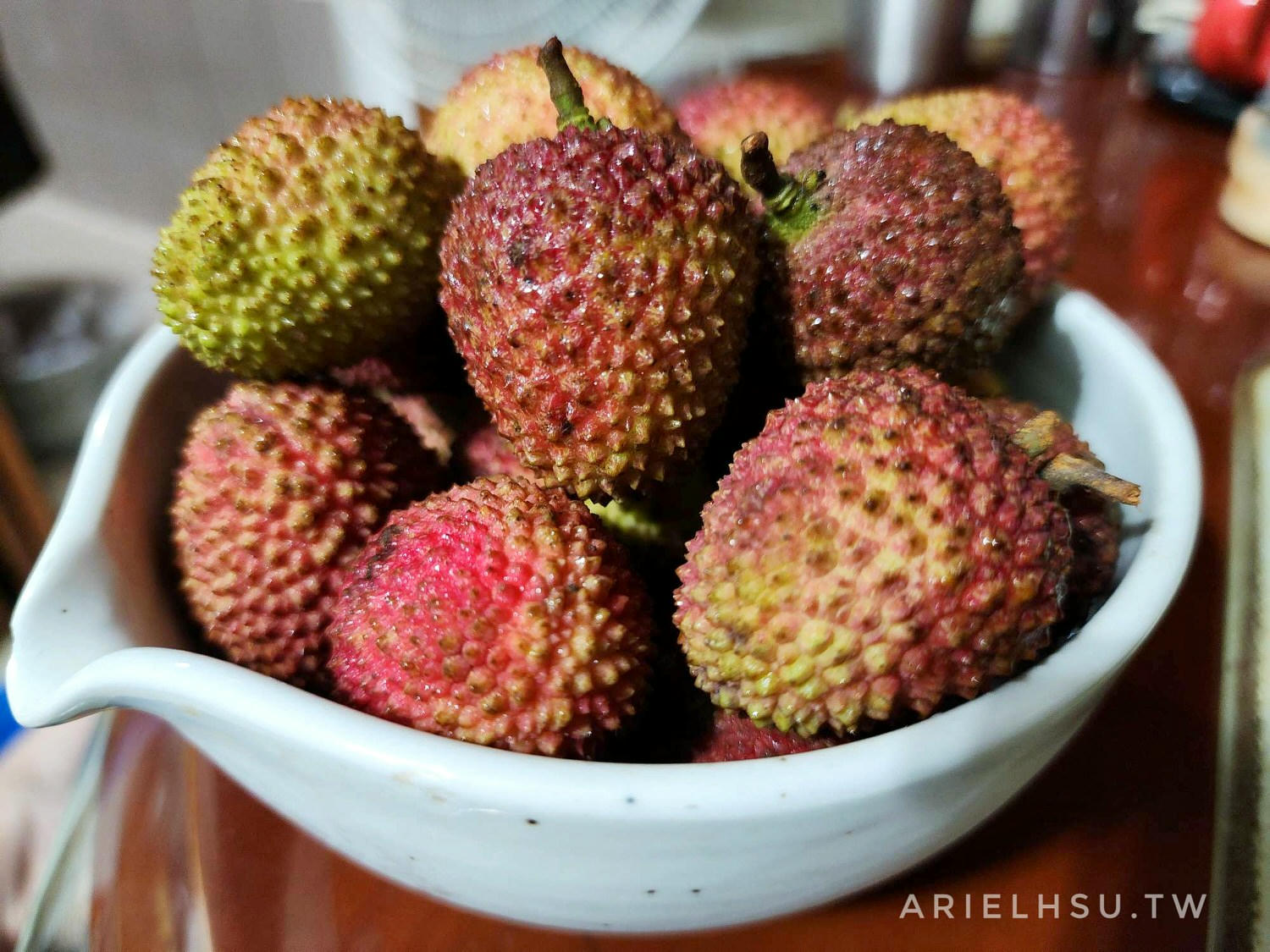 【健康】果中牡丹：荔枝有那些營養成分？「荔枝病」荔枝吃太多會怎麼樣？