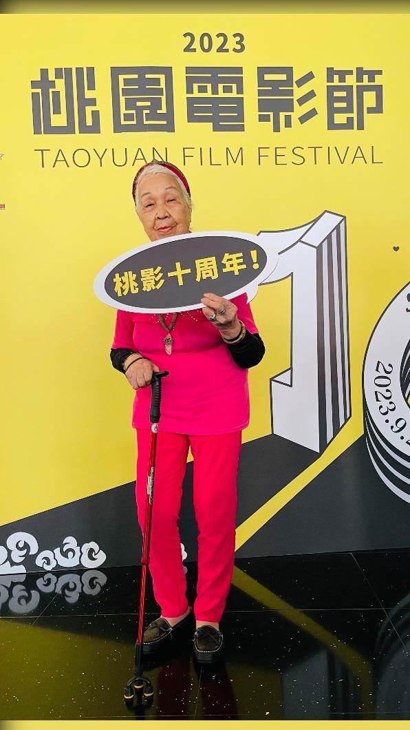 電影【邀阿公阿嬤拍B級殭屍片】影片資訊：失智，光是記得就很忙了