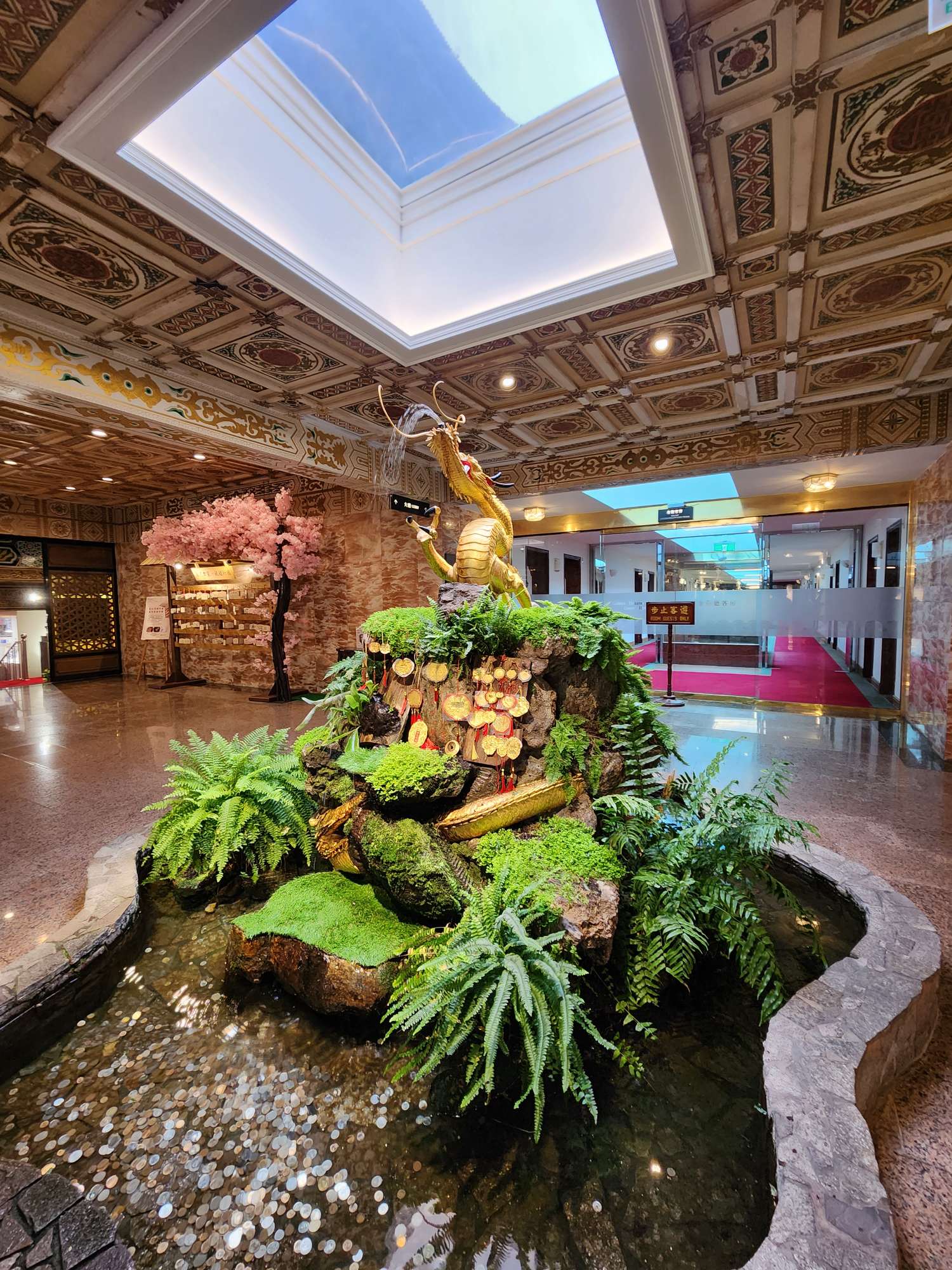 【台北景點】圓山飯店百年金龍：台灣神社之龍宮好風水與許願靈驗傳說