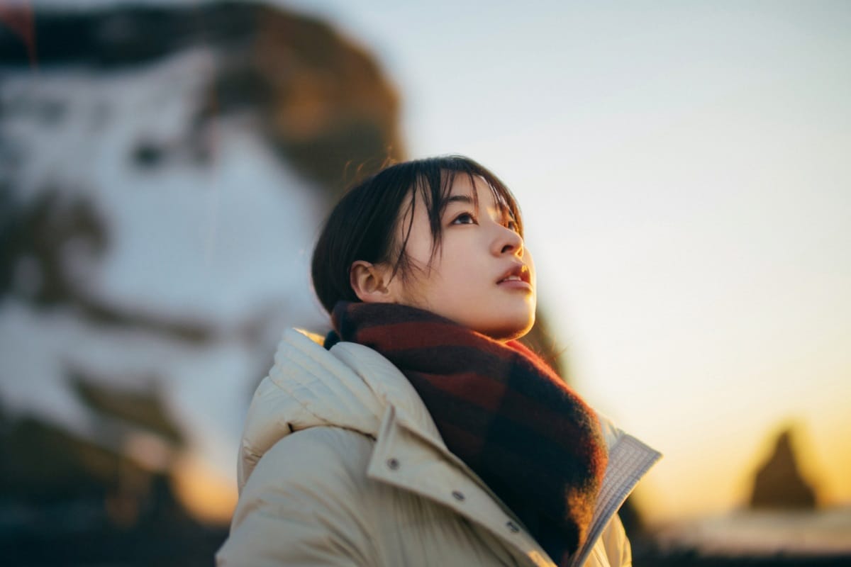 電影【四月，她將到來】吸睛旅遊片？看完想去天空之鏡、冰島黑海灘
