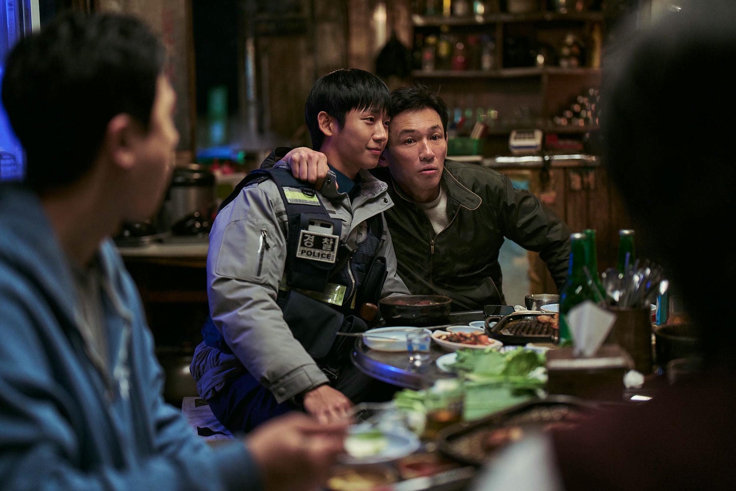 電影【辣手警探2】私刑正義是正義?影帝黃晸玟攜手丁海寅蟬聯韓國雙週票房冠軍