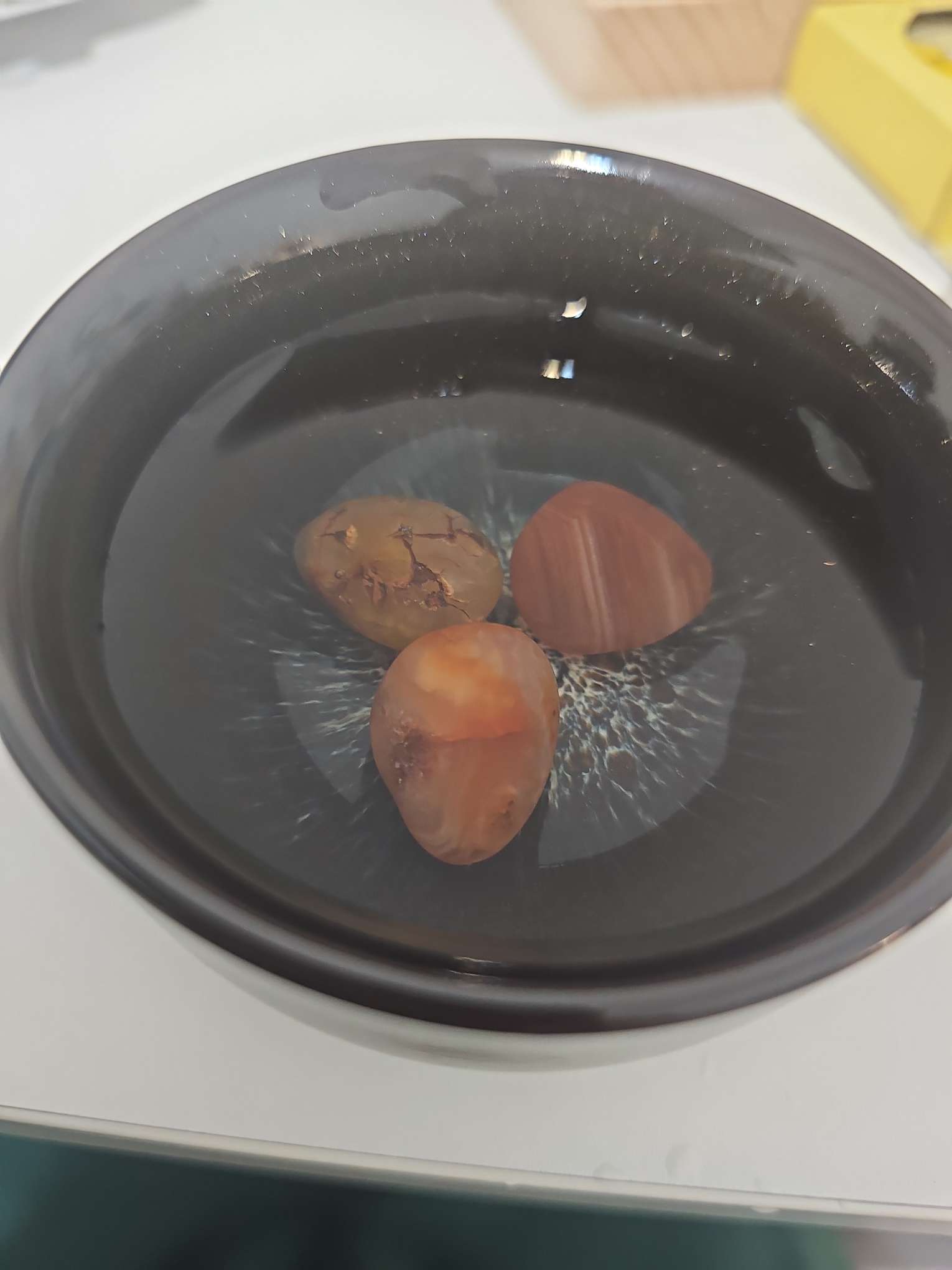 【玉石水晶】三顆老瑪瑙的甦醒：沉睡二十年礦石之奇妙能量感應