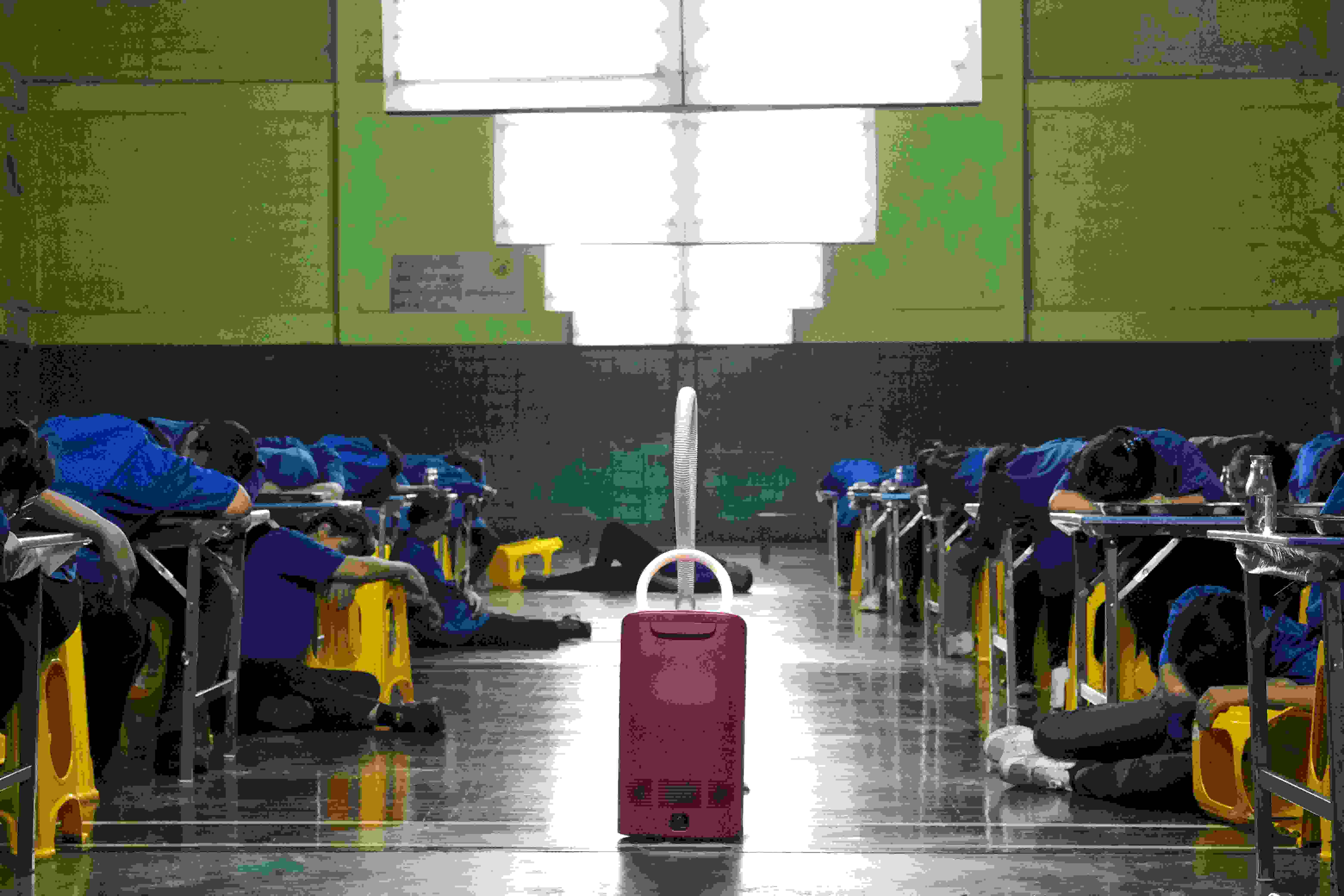 【影評】電影《有用的鬼》荒謬與哀傷並存的泰國奇幻寓言 - 第6張圖 【影評】電影《有用的鬼》荒謬與哀傷並存的泰國奇幻寓言