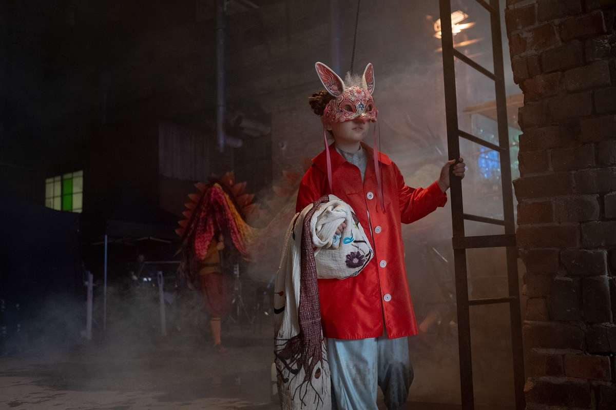 電影【邦尼殺死他】奇幻動作的詭譎視覺盛宴，邁茲米克森化身殺手對決床底怪物